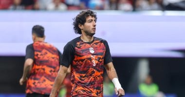 منتخب مصر يجرى عملية الإحماء قبل مواجهة الأرجنتين.. صور