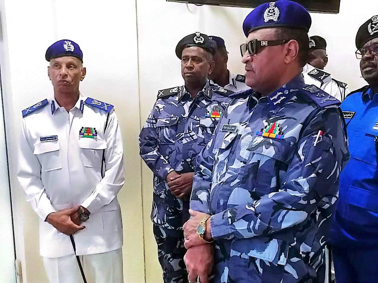 نائب المدير العام المفتش العام لقوات الشرطة يشيد بالمشروعات التقنية للإدارة العامة للمرور