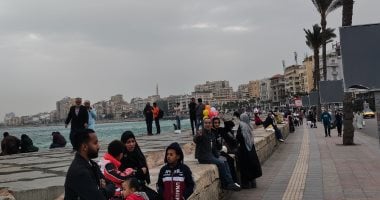 رمضان فى الشتا حاجة تانية.. شاهد أجواء شهر رمضان على كورنيش الإسكندرية