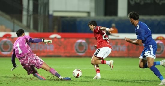 الأهلى يهزم أبو قير للأسمدة بهدفين ويتصدر ترتيب الدورى المصرى