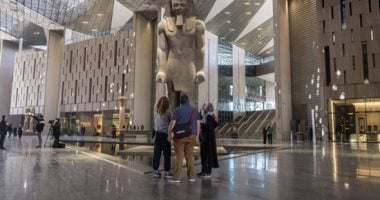 السياحة: المتحف المصرى الكبير يواصل استقبال زائريه بعد قرار إرجاء الافتتاح020 السياحة: المتحف المصرى الكبير يواصل استقبال زائريه بعد قرار إرجاء الافتتاح