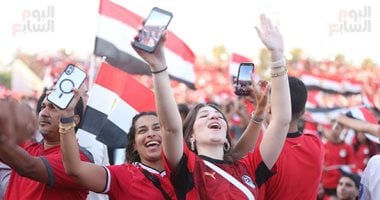 مشهد استثنائي.. المصريون حول العالم يحتفلون بهدف مصر فى مرمى الأرجنتين صور