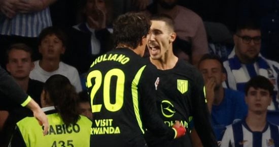 أتلتيكو مدريد يهزم ريال سوسيداد بثلاثية متأخرة ويطارد قمة الليجا.. فيديو