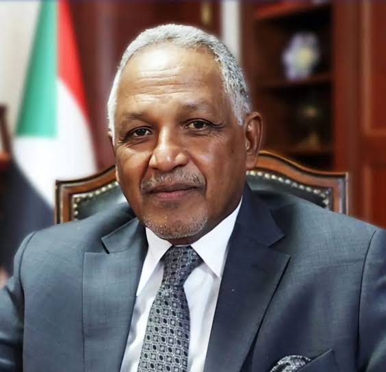 تكليف سفير السودان بالسعودية بمهام رئيس وزراء السودان