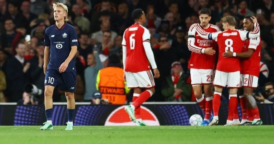 أرسنال يستضيف إيفرتون لمواصلة مطاردة مانشستر سيتي في الدوري الإنجليزي