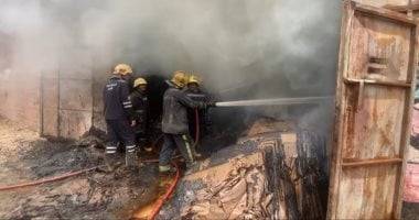 مصرع 3 أشخاص وإصابة 3 آخرين فى حريق هائل بمخزن خردة بالدقهلية020 مصرع 3 أشخاص وإصابة 3 آخرين فى حريق هائل بمخزن خردة بالدقهلية