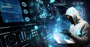 السفارة الروسية فى بريطانيا: لندن تنوى عسكرة الفضاء الإلكترونى مستهدفة موسكو
