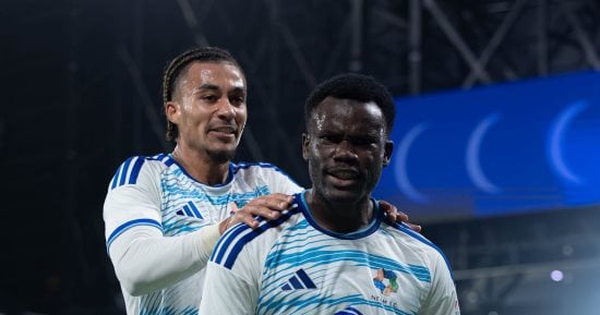 الهلال يتعرض لهزيمة مفاجئة أمام نيوم بهدفين في الدوري السعودي