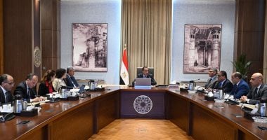 رئيس الوزراء يتابع الموقف التنفيذى لمشروع تطوير منظومة زيارة الأهرامات020 رئيس الوزراء يتابع الموقف التنفيذى لمشروع تطوير منظومة زيارة الأهرامات