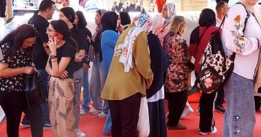 طلاب الثانوية العامة: امتحان الدين يفوق التربية الوطنية فى السهولة020 طلاب الثانوية العامة: امتحان الدين يفوق التربية الوطنية فى السهولة