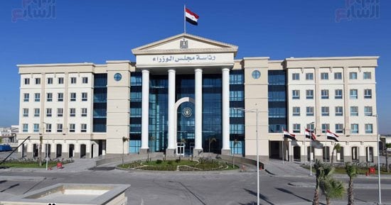 قرار جمهورى بتجديد تعيين علاء قاسم فى وظيفة أمين عام مجلس الوزراء