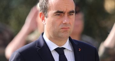 ئيس الوزراء الفرنسى: نشر أكثر من ألف عسكرى لدعم رجال الإطفاء