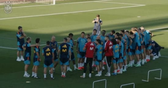 بعد 65 يوما من نهائي كأس العالم.. أبطال إسبانيا يعودون للعمل تحت قيادة دي لا فوينتي