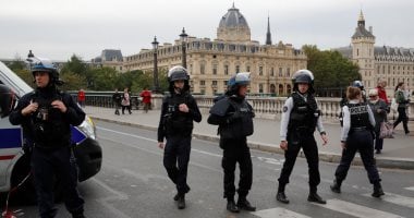 رئيس وزراء فرنسا: مقتل شخص وإصابة 4 آخرين إثر حادث إطلاق نار غرب باريس