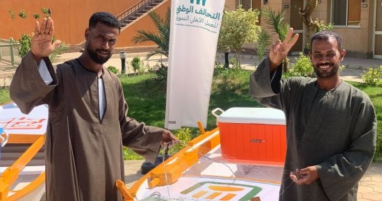 الفرحة على وجوه الصيادين بعد تسليمهم 100 مركب برعاية التحالف بالأقصر.. صور