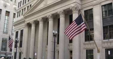 الخزانة الأمريكية تصدر ترخيصا لبيع النفط الخام الروسى