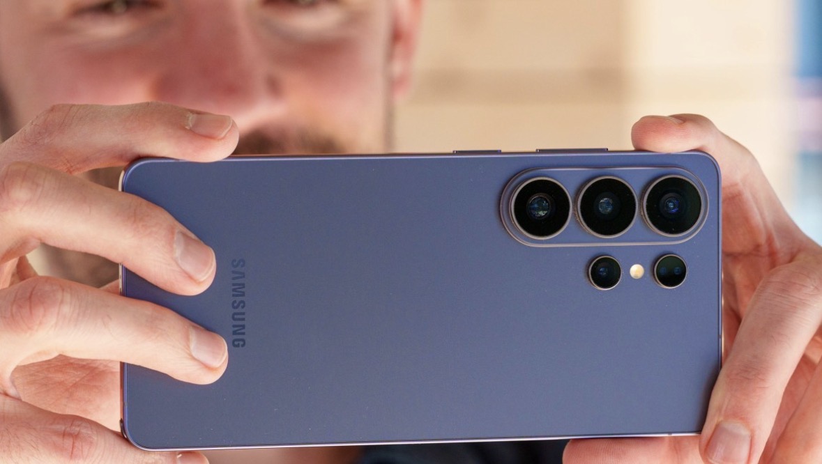 سلسلة Galaxy S27 من سامسونج لن تقلد ميزة آيفون المرتقبة.. بحسب التسريبات