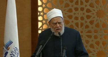 علي جمعة لقناة الناس: النظر لموضع السجود ليس حقيقة الخشوع