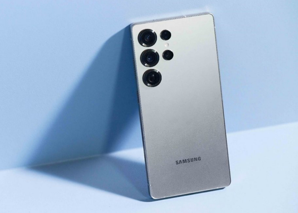 هاتف Galaxy S26 قد يأتي بتصميم أنحف وتقريب بصري أكثر دقة