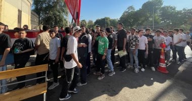 بدء إجراءات تفتيش طلاب الثانوية بالجيزة قبل أداء امتحان الفيزياء والتاريخ