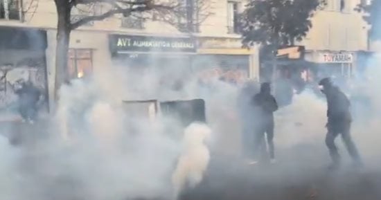 أعمال شغب وإضرام نيران.. 320 ألف شخص فى احتجاجات ضد الغلاء بفرنسا فيديو