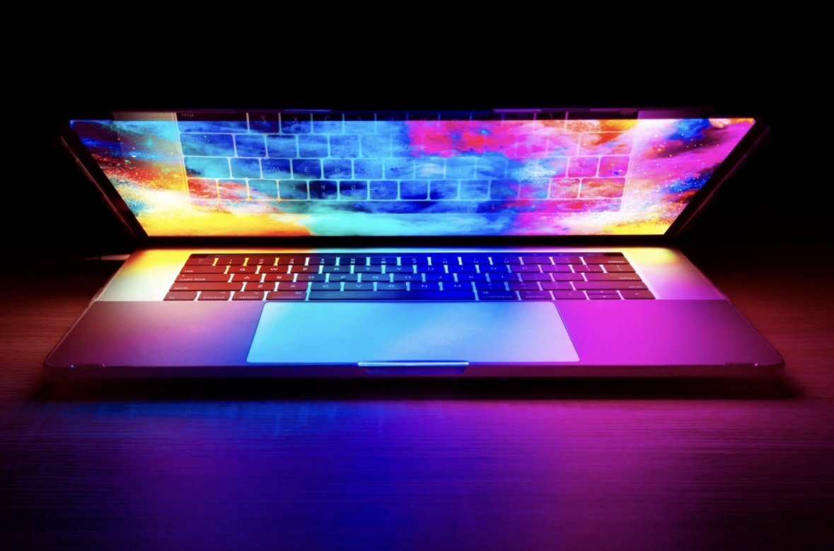 تقرير: شاشة MacBook Ultra ستدعم نطاقا لونيا أوسع بكثير من DCIP3