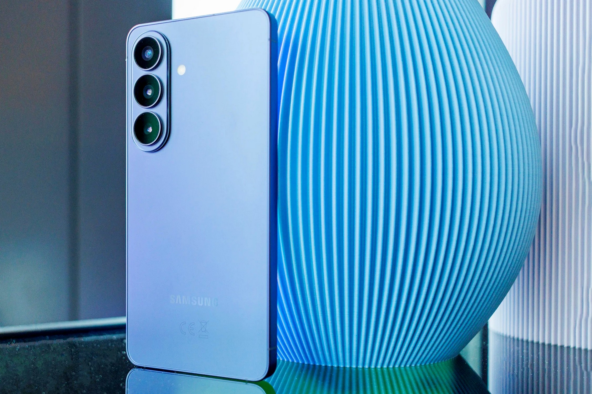 iPhone 17 وGalaxy S26 يجذبان المشترين بقوة مع تحول مفاجئ في سوق الهواتف الذكية