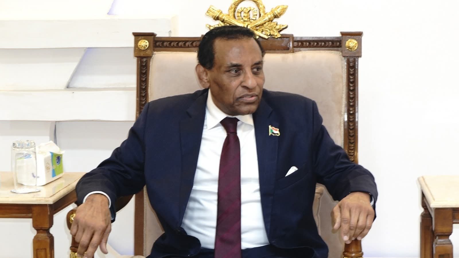 كشف حقيقة إستجلاب رئيس الوزراء السوداني حيوانات من جنوب السودان وأوغندا ..معلوم الغرض