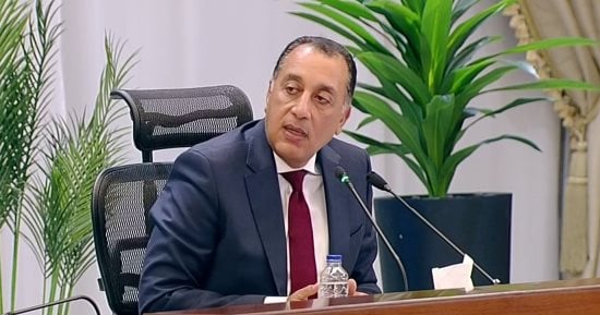 رئيس الوزراء يستعرض تقريرا حول جهود وزارة البترول فى دعم وتنمية صعيد مصر