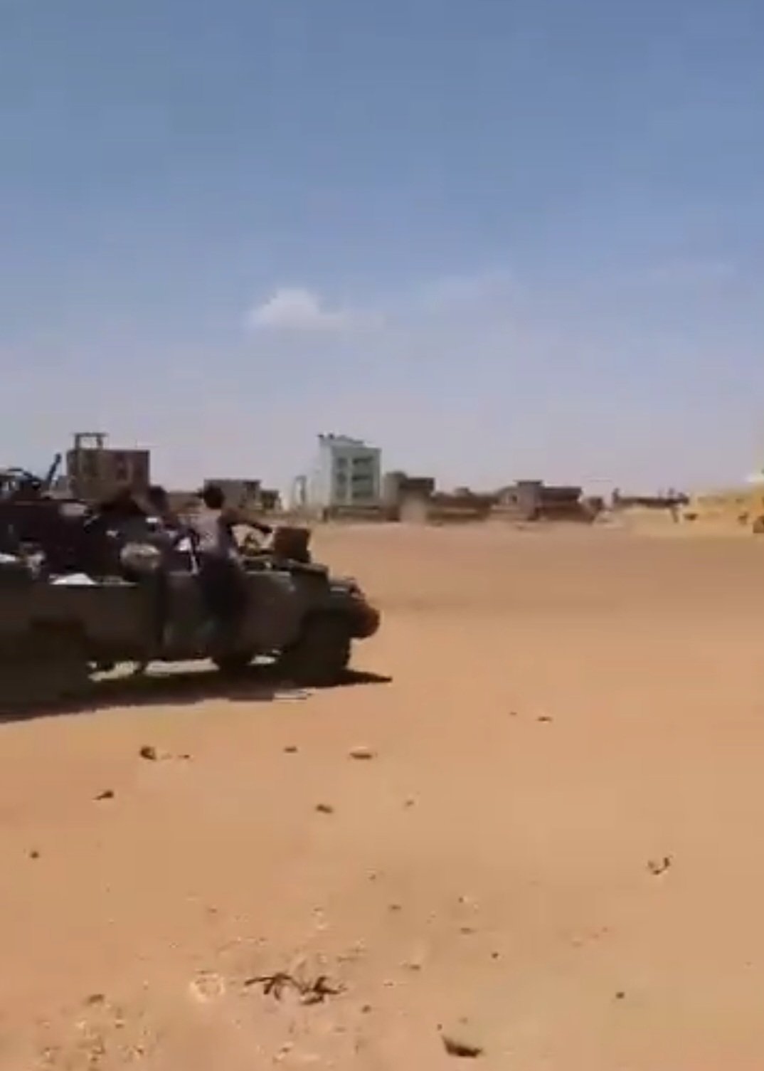 بالفيديو.. الجيش السوداني وقوات العمل الخاص يبسطان سيطرتهما على الصالحة والجامعة الإسلامية والبنك العقاري وسقوط قتلى واستلام عتاد عسكري من الدعم السريع020 بالفيديو.. الجيش السوداني وقوات العمل الخاص يبسطان سيطرتهما على الصالحة والجامعة الإسلامية والبنك العقاري وسقوط قتلى واستلام عتاد عسكري من الدعم السريع