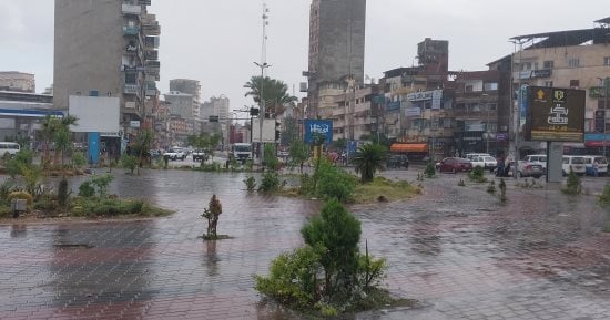 شلالات أمطار تضرب دمياط وتحول مفاجئ في حالة الطقس.. فيديو