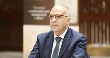 سديت الترعة وجاي تشتكي.. تفاصيل المواجهة الساخنة بين وزير الري ومزارع بالشرقية