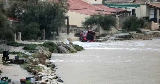 3 وفيات ومصاب جراء سوء الأحوال الجوية في جنوب فرنسا