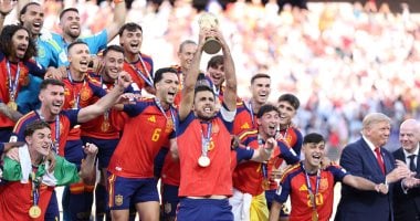 مراسم تتويج إسبانيا بكأس العالم 2026.. ترامب يسلم الكأس لرودرى فيديو