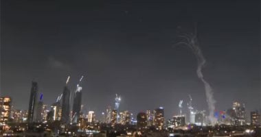 شاهد.. الصواريخ الإيرانية تضرب سماء تل أبيب وصافرات الإنذار تدوى020 شاهد.. الصواريخ الإيرانية تضرب سماء تل أبيب وصافرات الإنذار تدوى