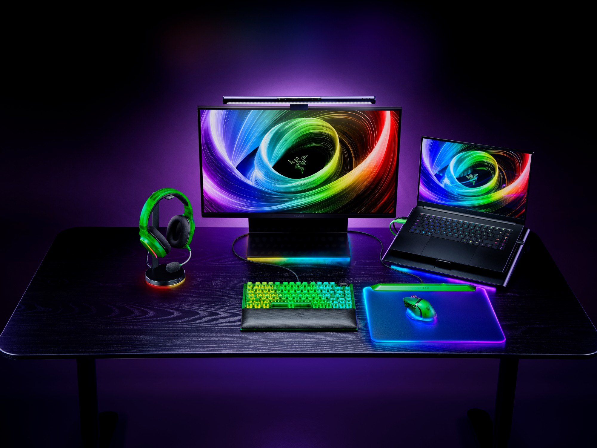 مجموعة Razer Phantom الجديدة: لوحة مفاتيح وماوس وسماعة شفافة بإضاءة RGB020 مجموعة Razer Phantom الجديدة: لوحة مفاتيح وماوس وسماعة شفافة بإضاءة RGB
