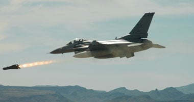 سقوط مقاتلة أمريكية من طراز F16 في ألمانيا ونجاة طيارها