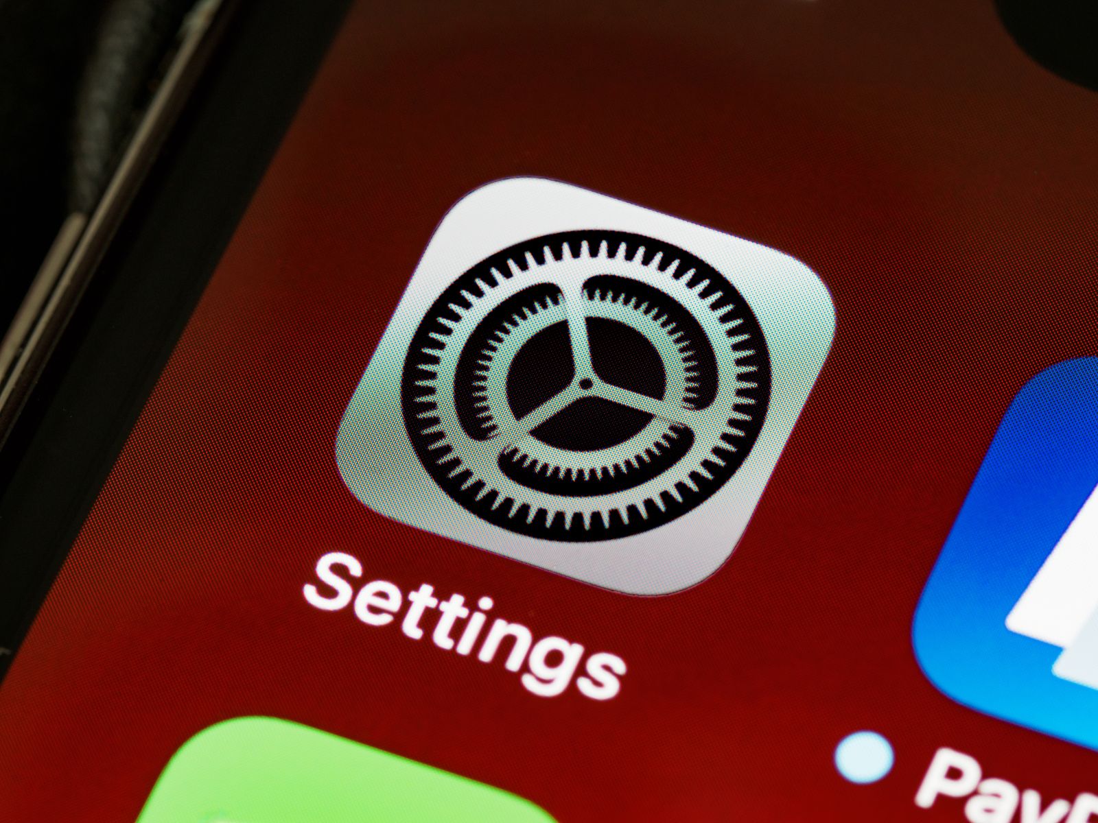 أبل تسد ثغرة خطيرة في iOS 26.. تحديث مهم لمن لا يريدون الترقية إلى iOS 27
