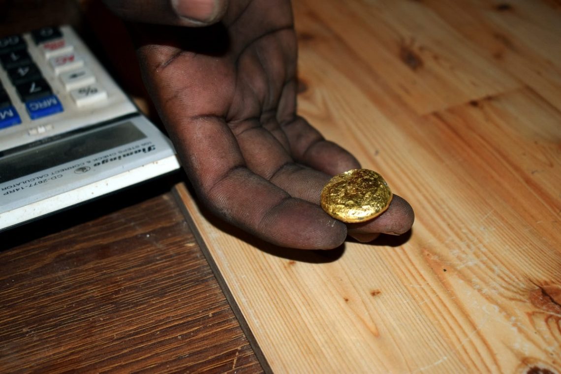 حملة تفتيشية على محلات الذهب في ولاية سودانية020 حملة تفتيشية على محلات الذهب في ولاية سودانية