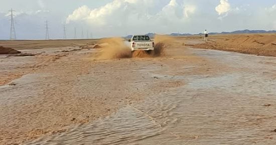 سيول تضرب منطقة برنيس جنوب مرسى علم بالبحر الأحمر.. صور وفيديو