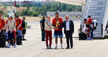 وصول بعثة منتخب إسبانيا إلى مدريد بعد التتويج بكأس العالم.. فيديو