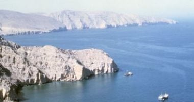 بوليتيكو: إدارة ترامب تسعى لمشاركة شكلية من الحلفاء في مضيق هرمز