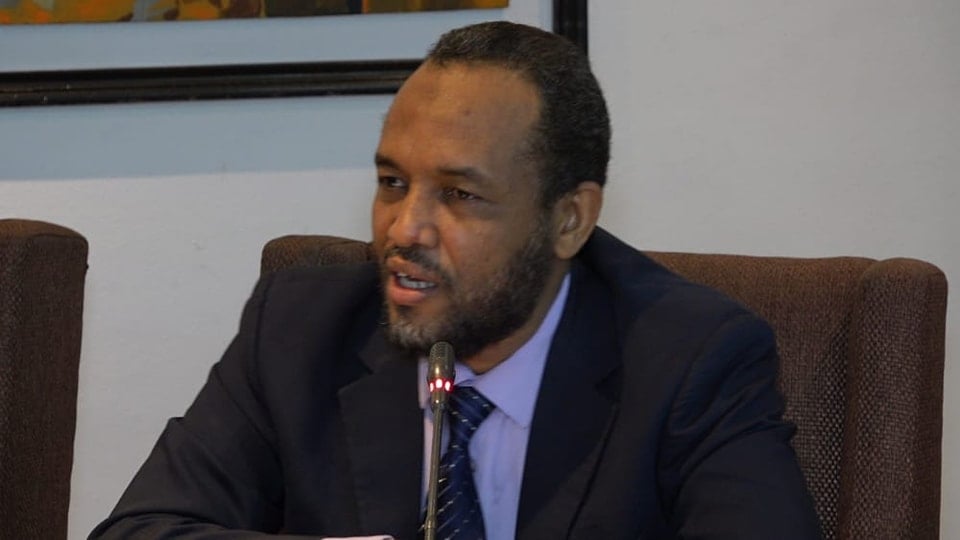 وزير الصحة يشيد بجهود الصليب الأحمر في دعم الخدمات الطبية بالسودان