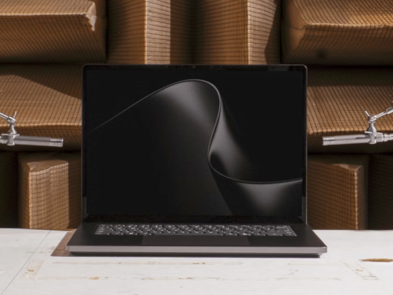 مايكروسوفت قد تطرح Surface Laptop Ultra بسعر أقل من MacBook Pro.. تسريب يكشف السعر المتوقع