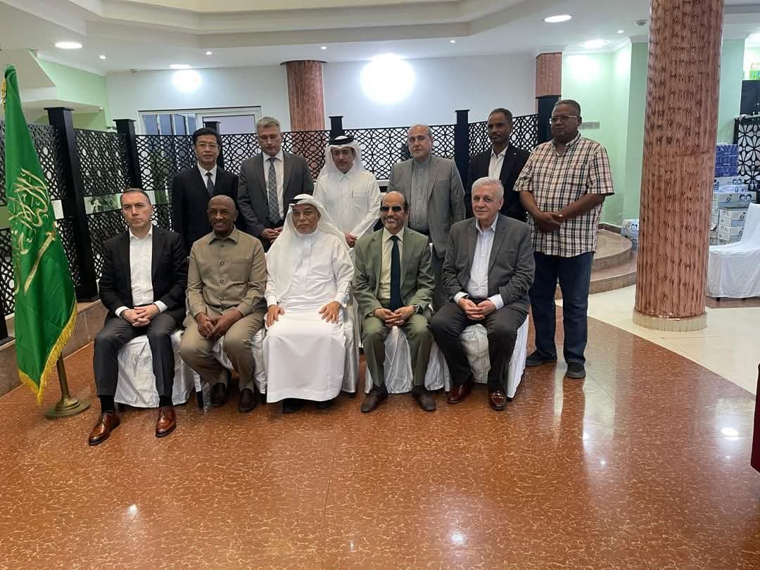 في حضرة الدبلوماسية الهادئة السفير السعودي في بورتسودان وإعادة إحياء الأمل من ركام الحريق بقلم : عروة الصادق020 في حضرة الدبلوماسية الهادئة السفير السعودي في بورتسودان وإعادة إحياء الأمل من ركام الحريق بقلم : عروة الصادق