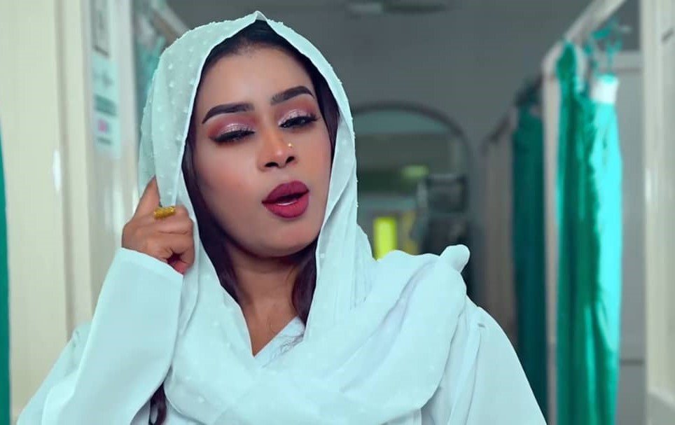 الفنانة إيمان الشريف بزي الأطباء..رسالة توعية صحية مهمة فيديو