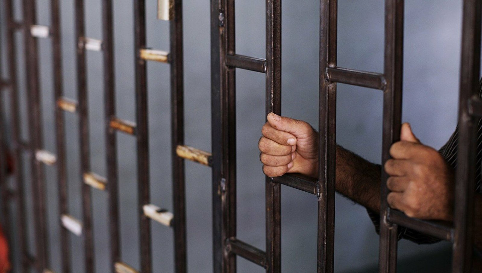 مقتل وإصابة عشرات النزلاء جراء قصف سجن كبير بمسيرة020 مقتل وإصابة عشرات النزلاء جراء قصف سجن كبير بمسيرة