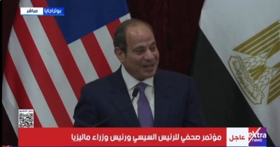 الرئيس السيسى يعرب عن تقديره لحفاوة الاستقبال فى ماليزيا ويدعو رئيس وزرائها لزيارة مصر