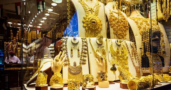 تعرف على آخر تطورات سعر الذهب اليوم.. عيار 24 بـ7242 جنيها