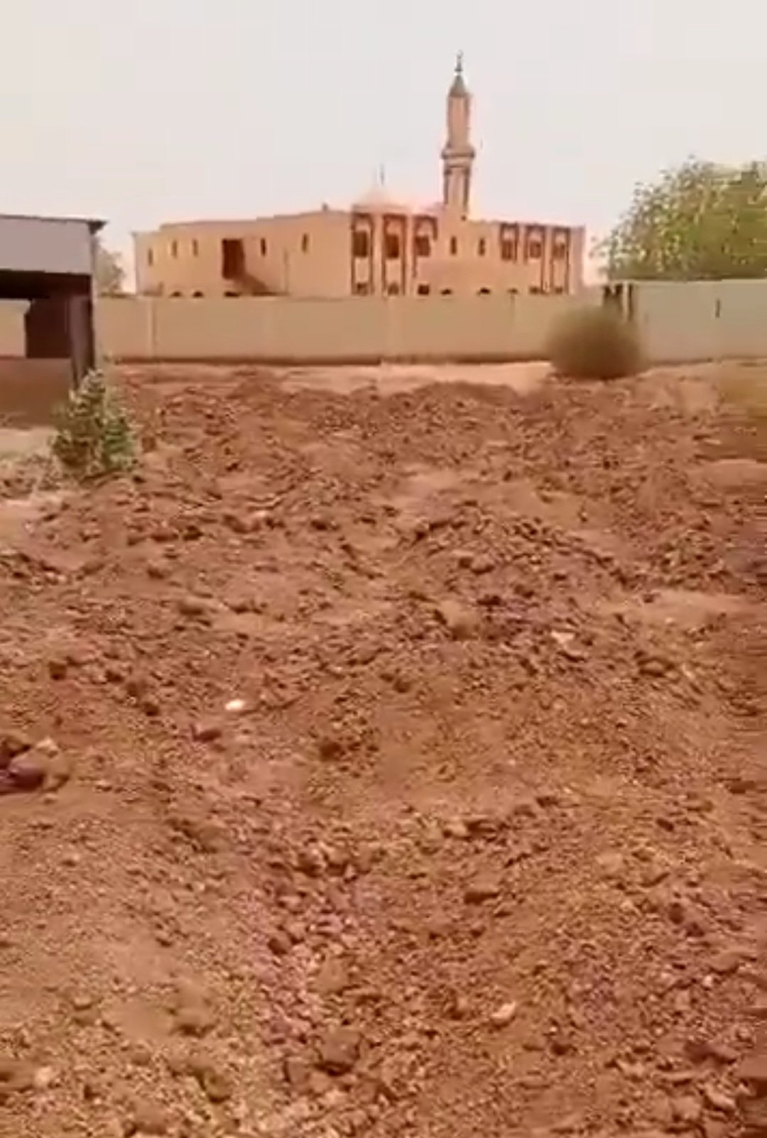 بالفيديو: مقبرة جماعية جديدة. . مقتل 465 من الأسرى على يد الدعم السريع..أبشع إبادة020 بالفيديو: مقبرة جماعية جديدة. . مقتل 465 من الأسرى على يد الدعم السريع..أبشع إبادة